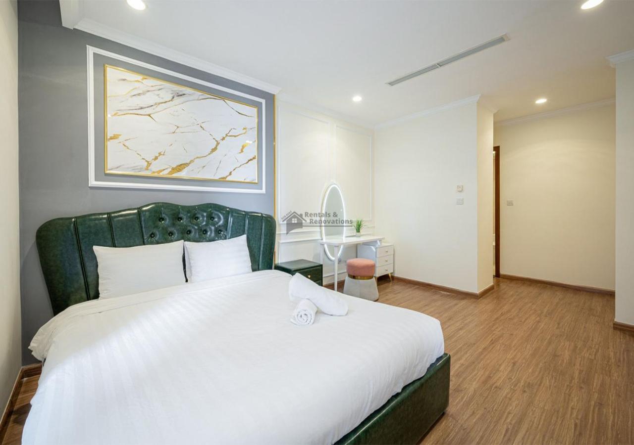 The Landmark Luxury Vinhomes Apartments - The Buildings Nearby Landmark 81 Central Ho Chi Minh City Exterior photo
